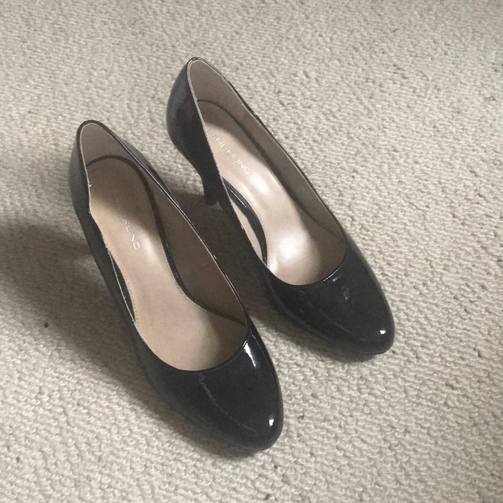 Never worn black patent Bandolino heels.